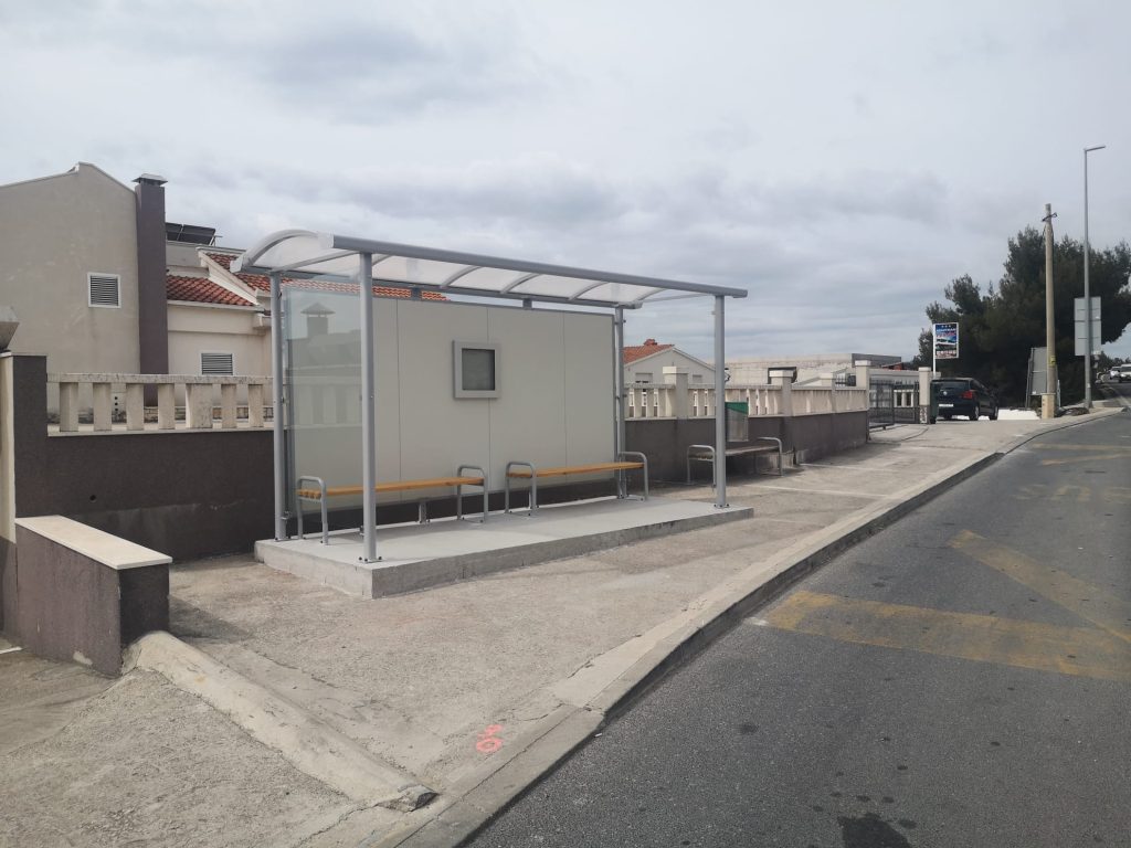 Grljevac Pored Ulaza U Zvonimirovu Ulicu